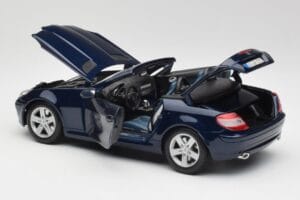 Mercedes SLK R171 Moder Maisto 1:18 B66962190 Kovina – slika 5 od 8