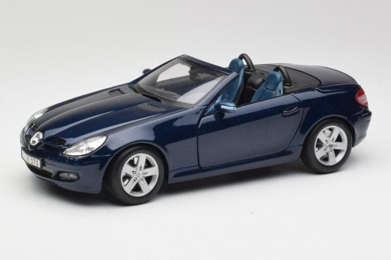 Mercedes SLK R171 Moder Maisto 1:18 B66962190 Kovina