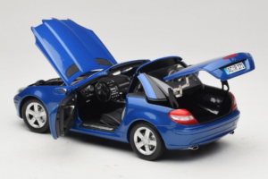 Mercedes SLK R171 Blue Metallic Minichamps 1:18 100033131 Kovina – slika 6 od 11