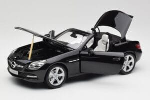 Mercedes SLK R172 Magnetite Črn Minichamps 1:18 B66960514 Kovina – slika 2 od 8