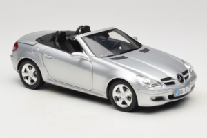 Mercedes SLK R171 Srebrn Minichamps 1:18 B66962318 Kovina – slika 7 od 9