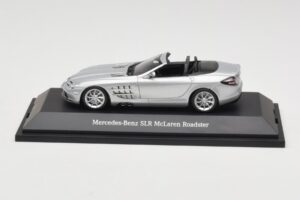Mercedes SLR McLaren Roadster Crystal Laurit Silver Minichamps 1:43 B66961005 Kovina