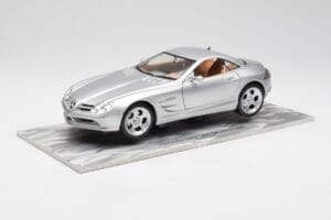 Mercedes SLR Vision Srebrn Omejena Izdaja Z Aluminijasto Osnovo Bburago 1:18 B66962102 Kovina