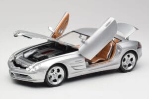 Mercedes SLR Vision Liquid Srebrna Maisto 1:18 B66962101 Kovina – slika 2 od 8