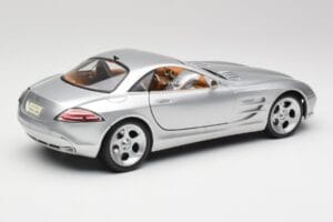 Mercedes SLR Vision Liquid Srebrna Maisto 1:18 B66962101 Kovina – slika 3 od 8