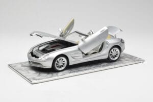 Mercedes SLR Vision Roadster Liquid Srebrna Maisto 1:18 B66963208 Kovina – slika 2 od 8