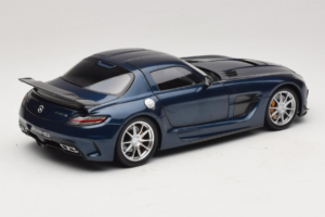 Mercedes SLS AMG Black Series Daytona Blue Metallic Minichamps 1:18 110033026 Kovina – slika 3 od 8
