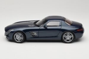 Mercedes SLS AMG C197 Blue Metallic Minichamps 1:18 100039021 Kovina – slika 4 od 8