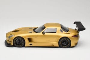 Mercedes AMG SLS C197 GT3 Street Zlat Minichamps 1:18 151113106 Kovina – slika 3 od 6