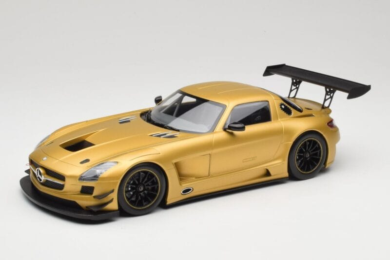 Mercedes AMG SLS C197 GT3 Street Zlat Minichamps 1:18 151113106 Kovina