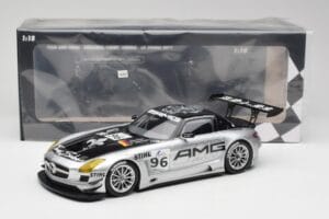 Mercedes AMG SLS C197 GT3 Team AMG China #96 M. Hakkinen / C. Cheng Zhuhai 6th 2011 Minichamps 1:18 151113196 Kovina – slika 6 od 6