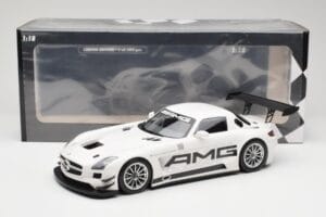 Mercedes AMG SLS C197 GT3 Street Bel Minichamps 1:18 151123107 Kovina – slika 6 od 6