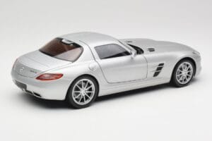 Mercedes SLS AMG C197 Iridium Srebrn Minichamps 1:18 100039026 Kovina – slika 3 od 8