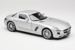 Mercedes SLS AMG C197 Iridium Srebrn Minichamps 1:18 100039026 Kovina – slika 6 od 8