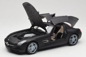 Mercedes SLS AMG C197 Matte Black Minichamps 1:18 100039027 Kovina – slika 2 od 8