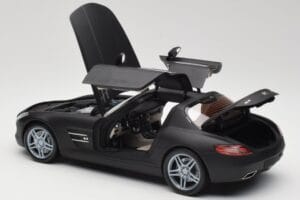 Mercedes SLS AMG C197 Matte Black Minichamps 1:18 100039027 Kovina – slika 5 od 8