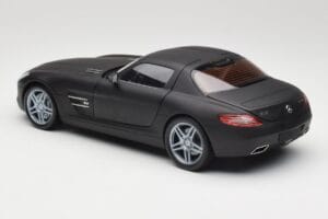 Mercedes SLS AMG C197 Matte Black Minichamps 1:18 100039027 Kovina – slika 7 od 8
