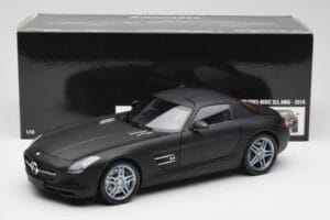 Mercedes SLS AMG C197 Matte Black Minichamps 1:18 100039027 Kovina – slika 8 od 8