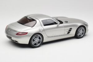 Mercedes SLS AMG C197 Matt Srebrn Minichamps 1:18 100039029 Kovina – slika 3 od 8
