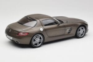 Mercedes SLS AMG C197 Monza Siv Minichamps 1:18 B66960044 Kovina – slika 3 od 8