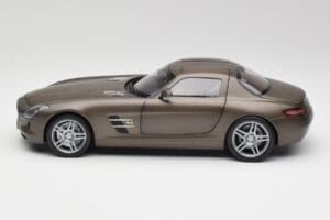 Mercedes SLS AMG C197 Monza Siv Minichamps 1:18 B66960044 Kovina – slika 4 od 8