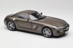 Mercedes SLS AMG C197 Monza Siv Minichamps 1:18 B66960044 Kovina – slika 6 od 8