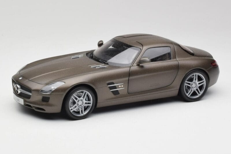 Mercedes SLS AMG C197 Monza Siv Minichamps 1:18 B66960044 Kovina