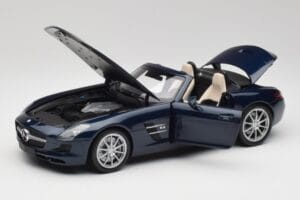 Mercedes SLS AMG R197 Roadster South Seas Moder Minichamps 1:18 100039031 Kovina – slika 2 od 8