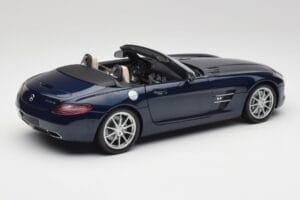Mercedes SLS AMG R197 Roadster South Seas Moder Minichamps 1:18 100039031 Kovina – slika 3 od 8