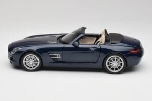 Mercedes SLS AMG R197 Roadster South Seas Moder Minichamps 1:18 100039031 Kovina – slika 4 od 8