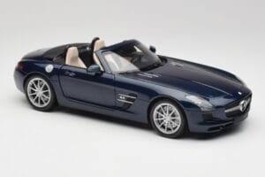 Mercedes SLS AMG R197 Roadster South Seas Moder Minichamps 1:18 100039031 Kovina – slika 6 od 8