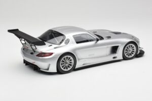 Mercedes SLS AMG GT3 C197 Street Srebrna Minichamps 1:18 151113100 Kovina – slika 2 od 6