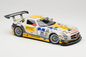 Mercedes SLS AMG GT3 #21 Rowe Racing M. Hartung / N. Heyer ADAC 24 Hours Nurburgring 2013 Minichamps 1:18 151133121 Kovina – slika 4 od 6