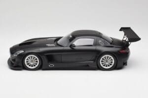 Mercedes SLS AMG GT3 C197 Street Mat Črna Minichamps 1:18 151113101 Kovina – slika 3 od 6