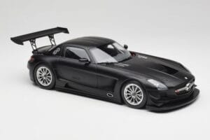 Mercedes SLS AMG GT3 C197 Street Mat Črna Minichamps 1:18 151113101 Kovina – slika 4 od 6