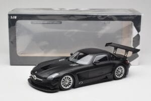 Mercedes SLS AMG GT3 C197 Street Mat Črna Minichamps 1:18 151113101 Kovina – slika 6 od 6