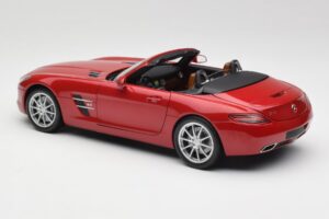 Mercedes SLS AMG R197 Roadster Le Mans Rdeč Minichamps 1:18 100039030 Kovina – slika 7 od 8