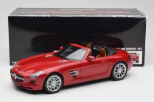 Mercedes SLS AMG R197 Roadster Le Mans Rdeč Minichamps 1:18 100039030 Kovina – slika 8 od 8