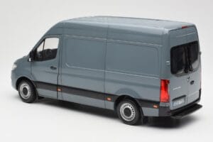 Mercedes Sprinter W907 Modro-Siva Norev 1:18 183423 Kovina – slika 6 od 7