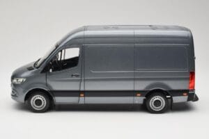 Mercedes Sprinter W907 Dostavno Vozilo Selenite Grey Metallic Norev 1:18 B66004163 Kovina – slika 4 od 8