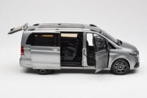 Mercedes V-Class W447 AMG Line Siva Metalik Norev 1:18 183488 Kovina – slika 4 od 9