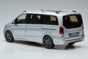Mercedes V-Class V260 AMG Line Srebrna Norev 1:18 183871 Kovina – slika 7 od 10