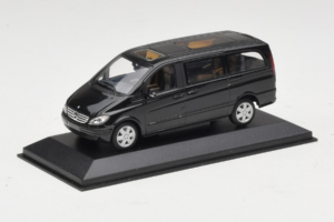 Mercedes Viano W639 Atlantis Blue Minichamps 1:43 B67871200 Kovina – slika 2 od 4