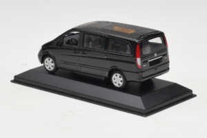 Mercedes Viano W639 Atlantis Blue Minichamps 1:43 B67871200 Kovina – slika 3 od 4