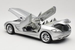 Mercedes Vision SLR Roadster Srebrn Maisto 1:18 B66962107 Kovina – slika 5 od 8