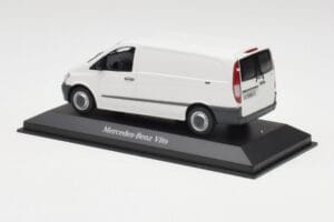 Mercedes Vito Arctic Bel Minichamps 1:43 B66960524 Kovina – slika 3 od 4