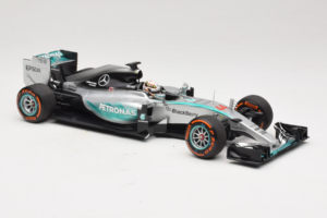 Mercedes W06 #44 L. Hamilton Mercedes AMG Petronas Japanese Grand Prix Winner 2015 Minichamps 1:18 110150344 Kovina – slika 4 od 7