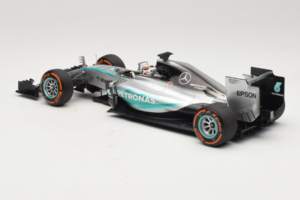 Mercedes W06 #44 L. Hamilton Mercedes AMG Petronas Japanese Grand Prix Winner 2015 Minichamps 1:18 110150344 Kovina – slika 5 od 7