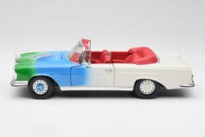 Mercedes 280SE W108 Tricolor Maisto 1:18 56014 Kovina – slika 4 od 8