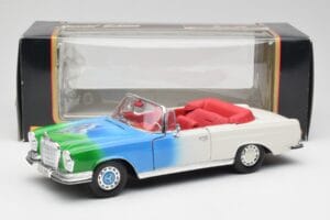 Mercedes 280SE W108 Tricolor Maisto 1:18 56014 Kovina – slika 8 od 8